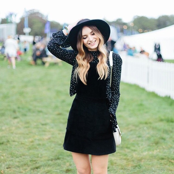 Dresses & Skirts - Vintage Black Denim Overall Dress